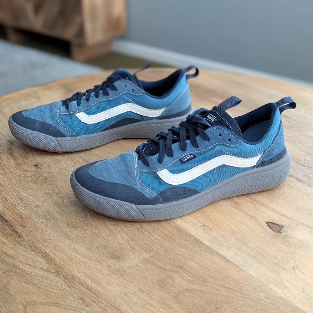 Vans Men's Blue and White Ultra Range Ultra Cush Sneakers - Picture 3 of 10